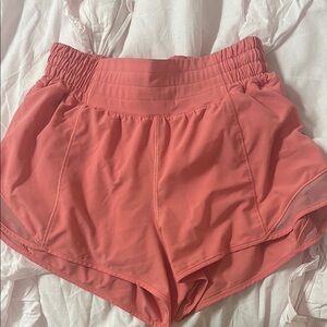 Lululemon hotty hot high rise 2.5 inch size 4 raspberry cream